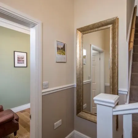 107 And 109 Nunnery Lane 펜션