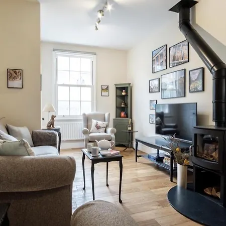 Prázdninový dům 107 And 109 Nunnery Lane