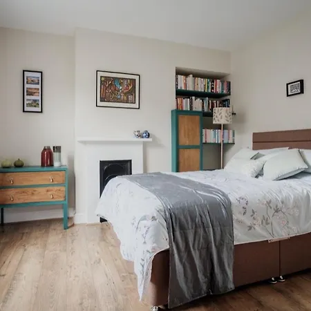 107 And 109 Nunnery Lane Holiday home