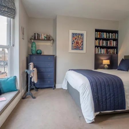 107 And 109 Nunnery Lane Holiday home